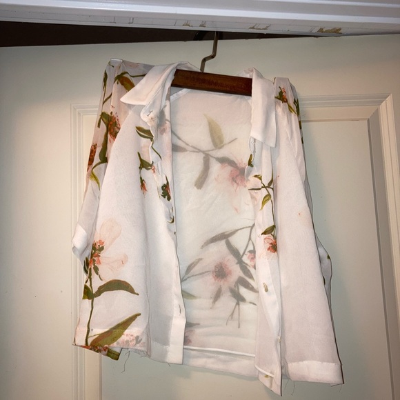 Wilfrid Aritzia chiffon floral button down - Picture 1 of 3